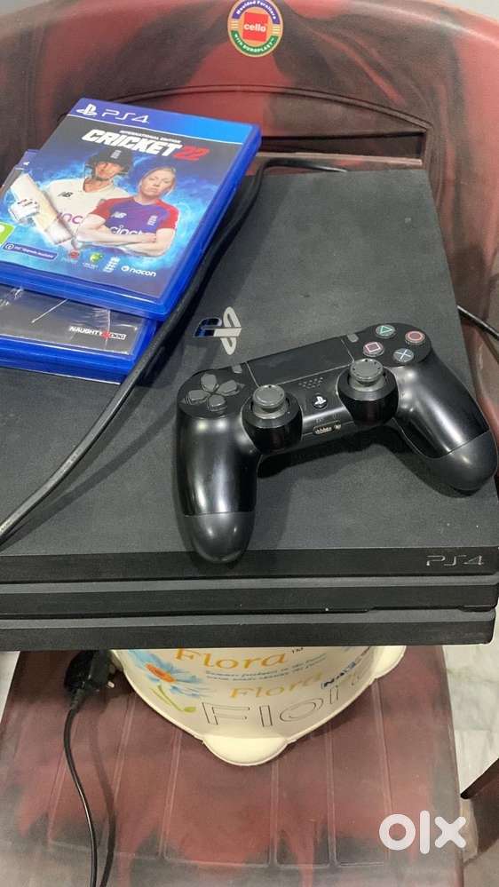Ps4 pro with 2 joysticks