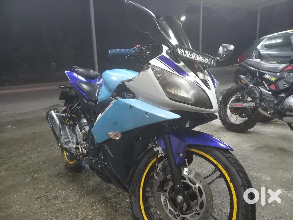 Yamaha r15 v2