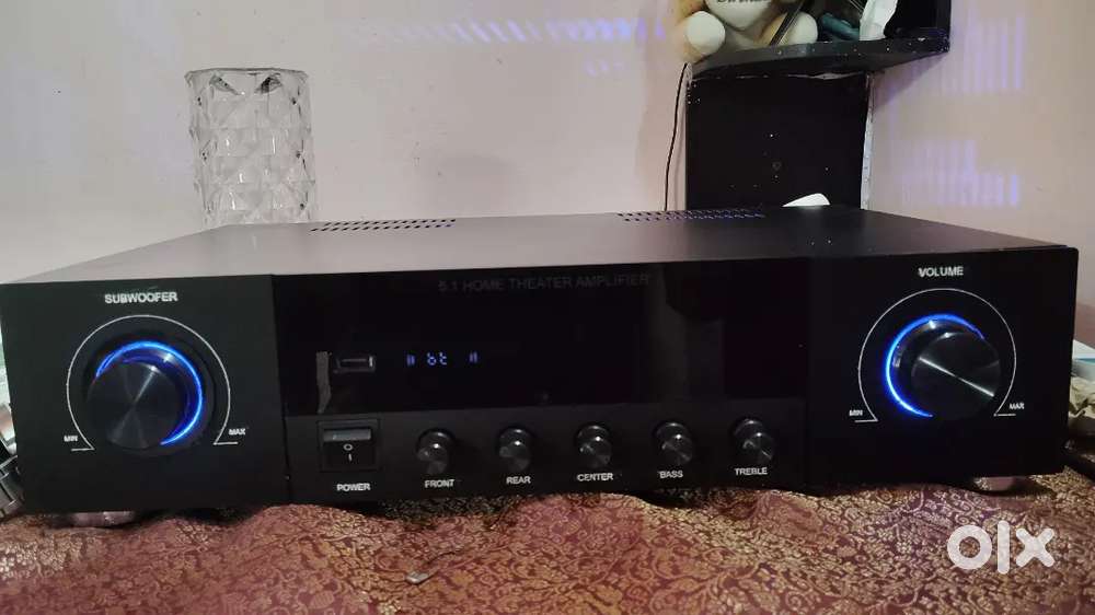 Amplifier and subwoofer