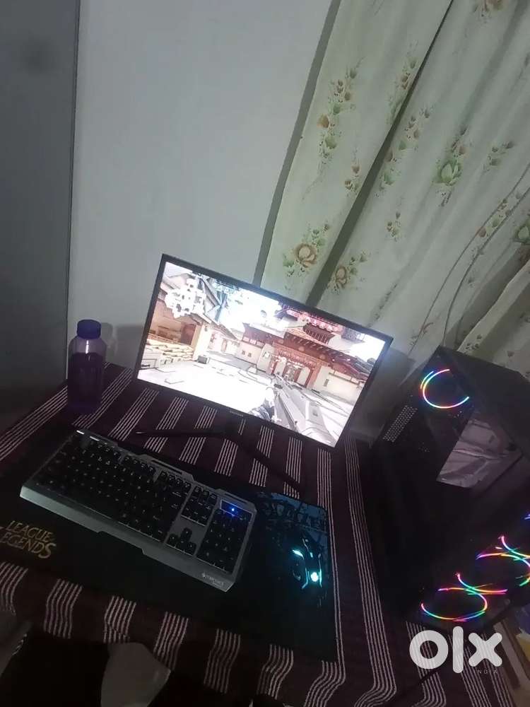 Gaming pc set with monitor, cpu and keyboard(no mouse, sorry)