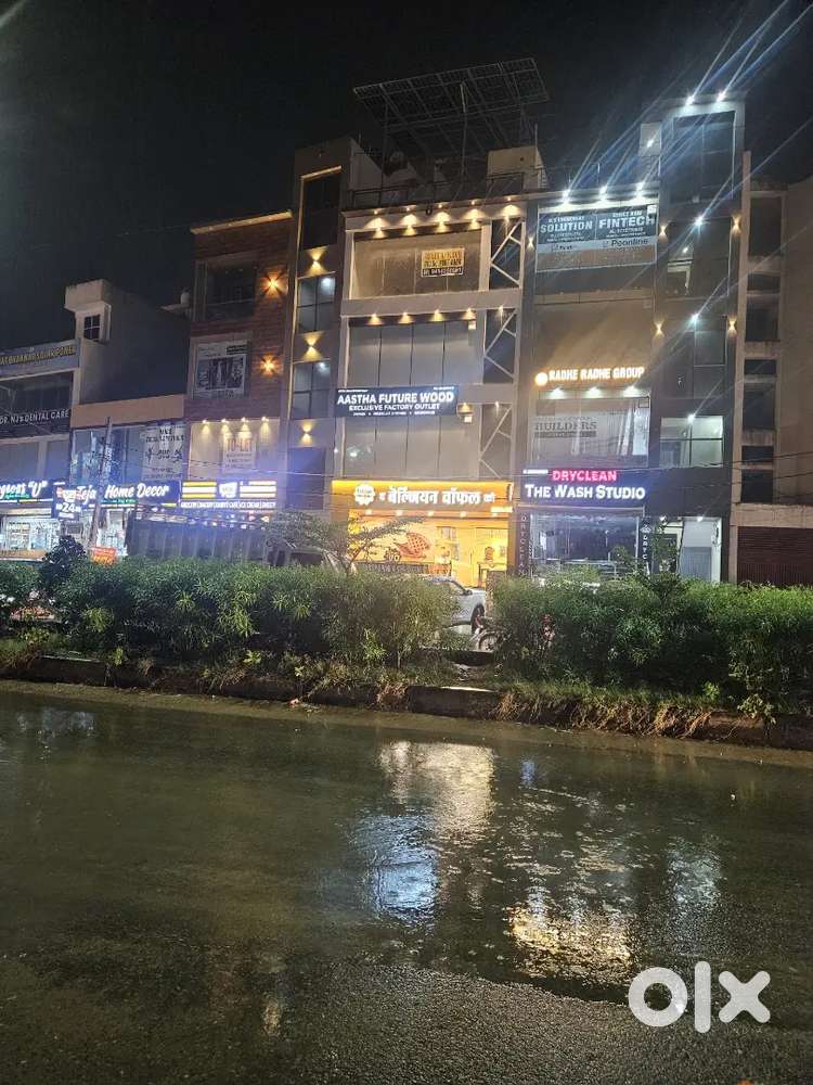 800 sq feet office space for rent at patrakar colony