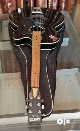 Givson guitar, 6 string, black colour