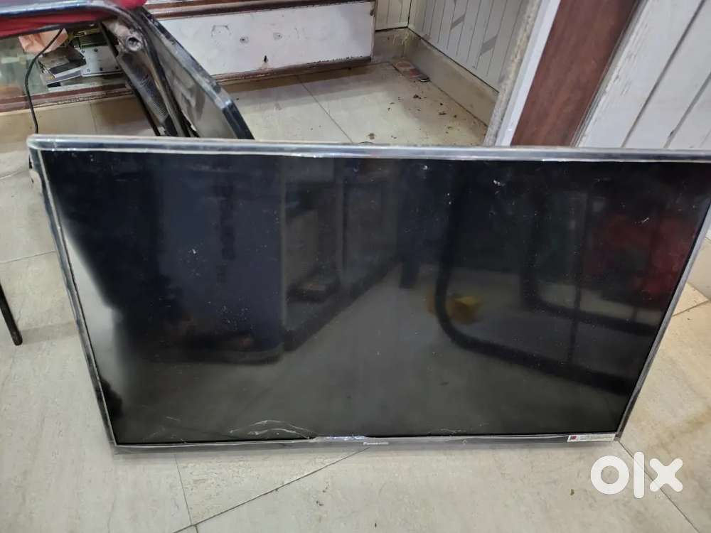 Panasonic 32 inch smart TV
