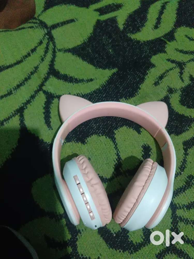 Brand new headphones  very good condition