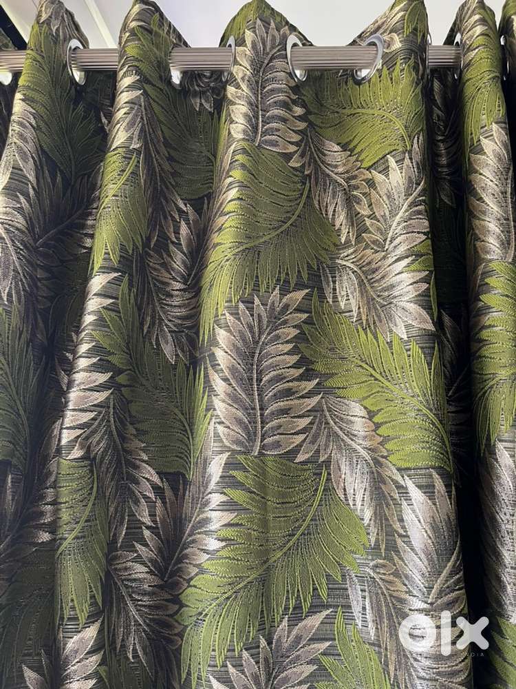 Green curtain - full length