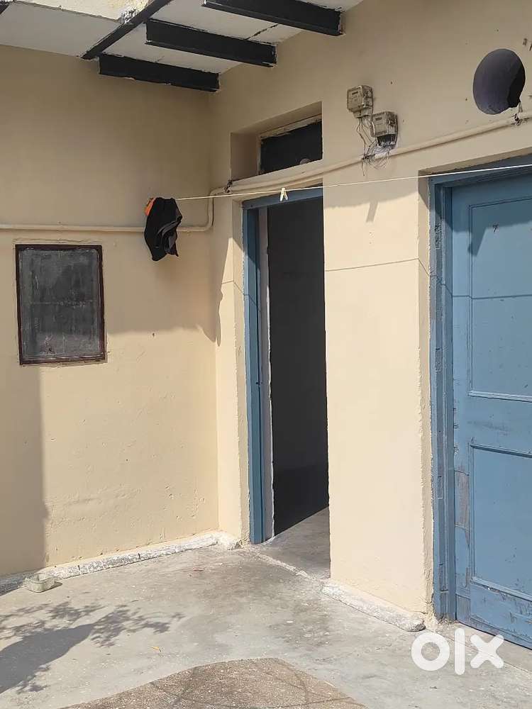 1 Room Available For Rent