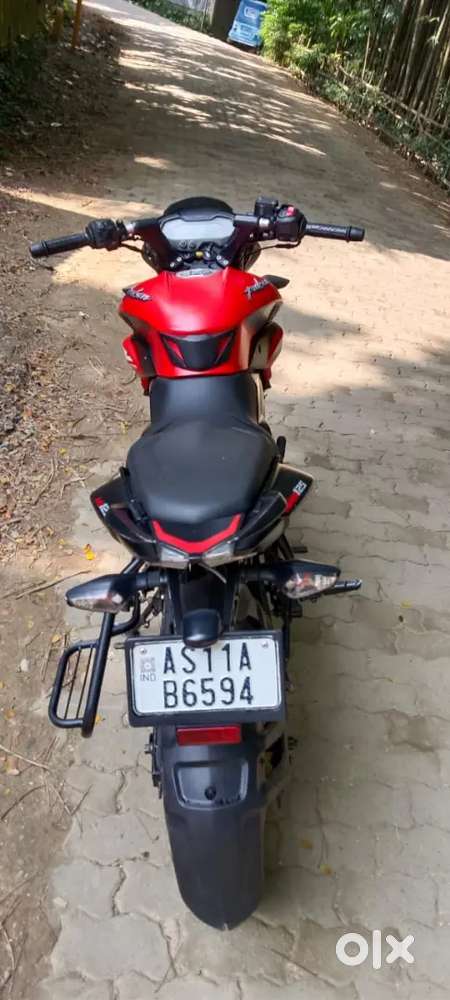 Bajaj ns 125 top model