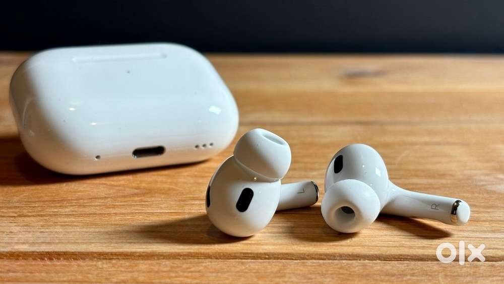 Apple Airpods Pro 2 (2nd Generation) with USB-C Excellent condtion