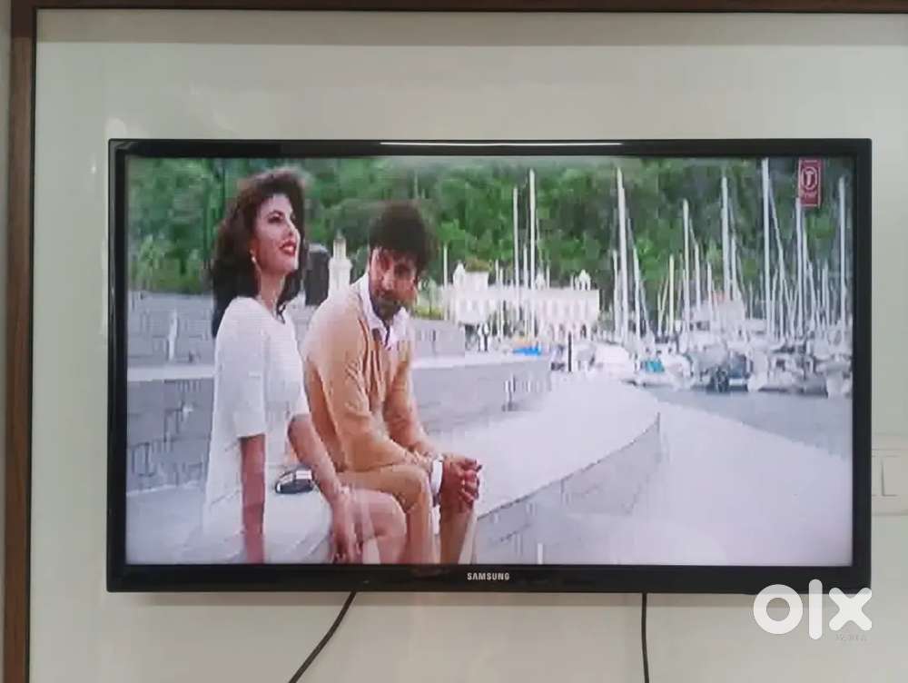 SAMSUNG 32 INCH LED HD TV with HDMI SUPPORT