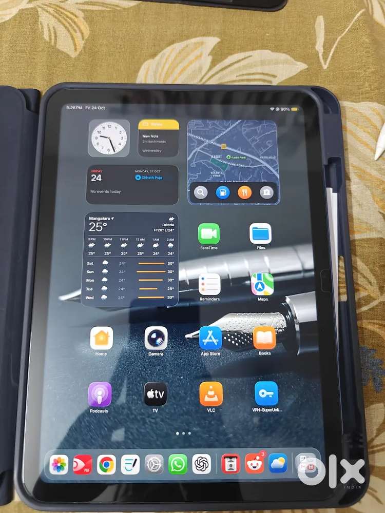 iPad 10th gen 256 gb, wifi only. Excellent condition.