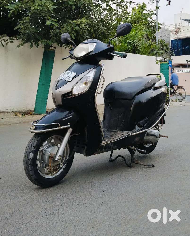 Mahadev bikes rajkot 80 feet road Laxmiwadi main road opp anand bakery