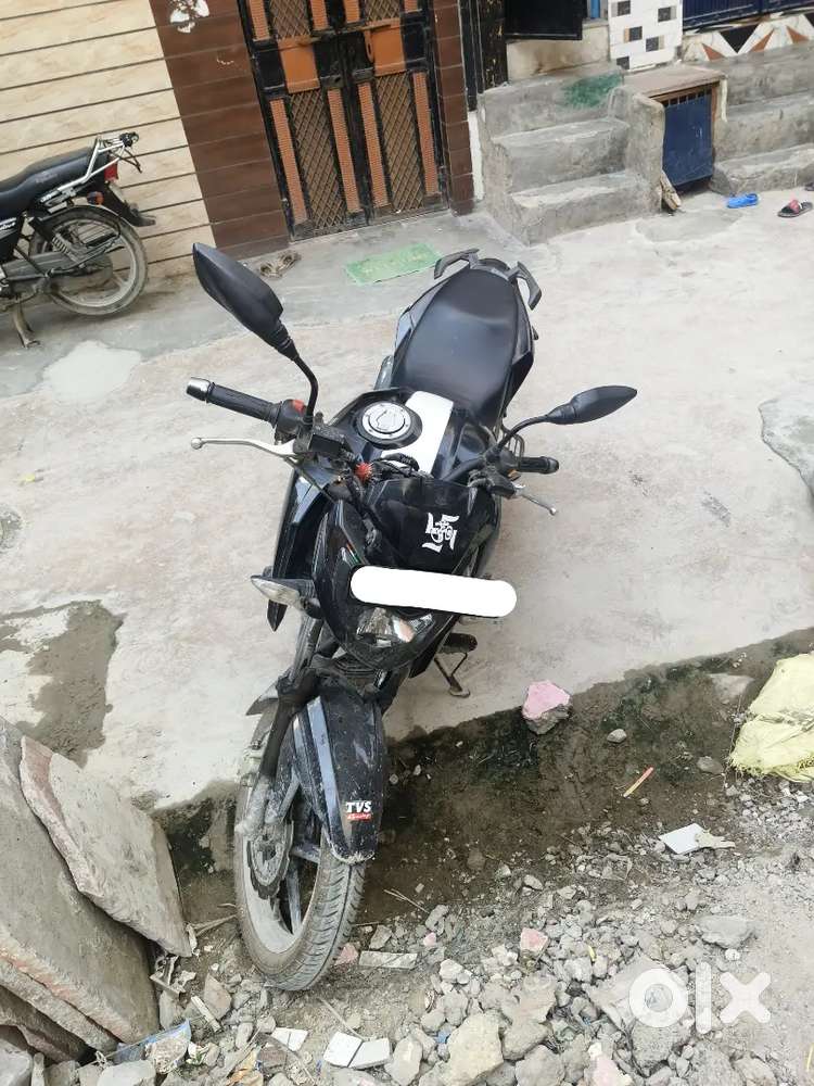 TVS APACHE 160 4V DUAL DISC WITH INSURANCE IDV RS 69,000