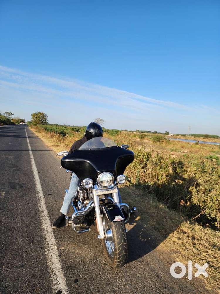 Harley Fatboy with Batwing/ V&H full exhaust system