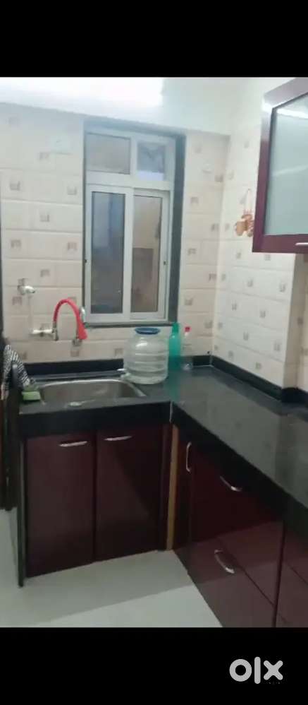 Masterbedroom for couple & nonmaster room for sharing famale bachelors