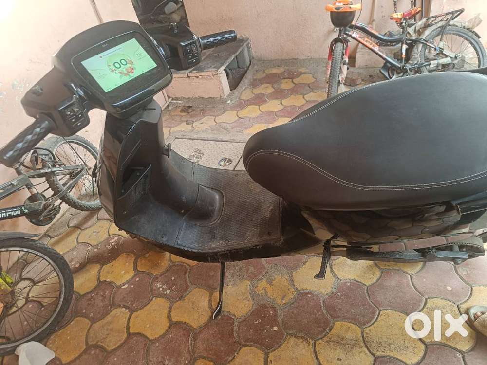 Very smoothly driven n with new number plate