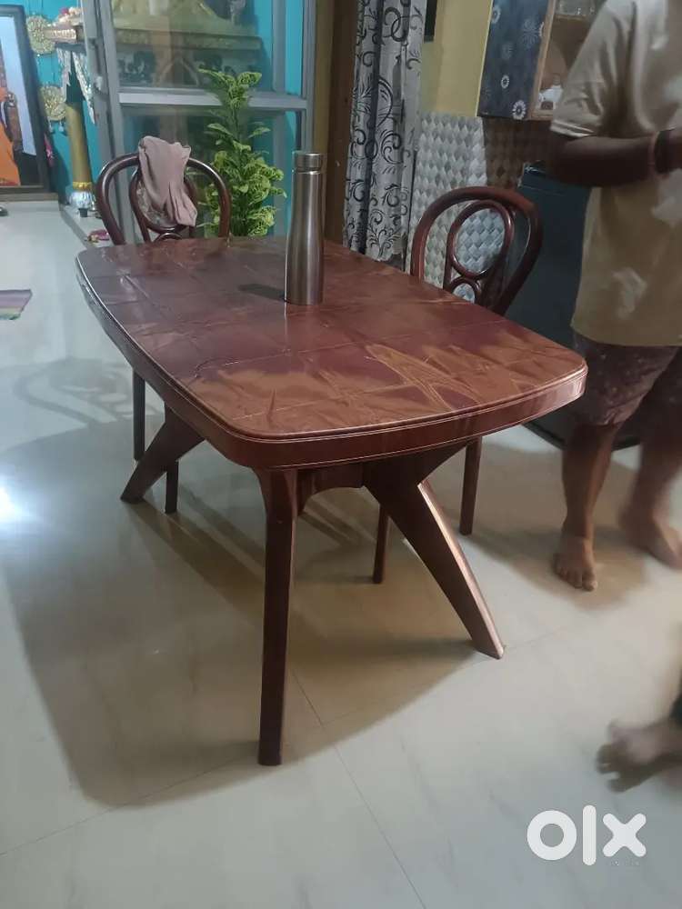 Plastic dining set Cello company