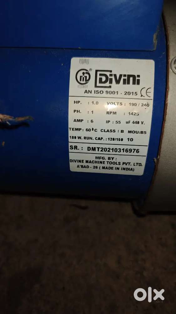 Sleeper manufacturing machine