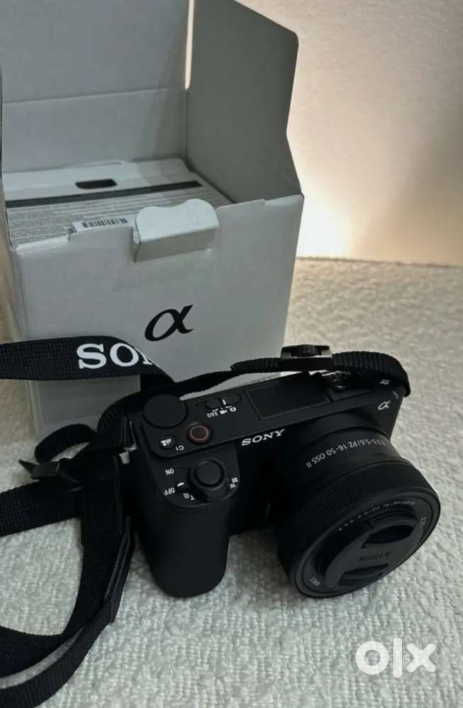 Sony ZV E10 II Camera 24.2mp Mint w E PZ 16-50mm F3 OSS II Lens