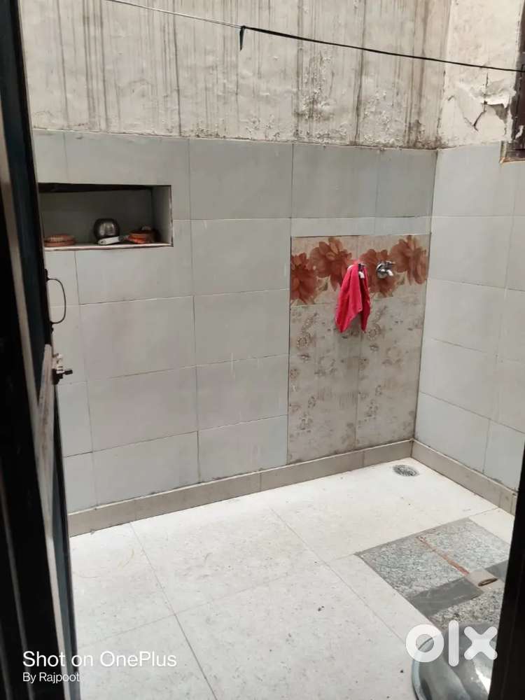 2bhk ground floor independent sec 127 fully furnished available