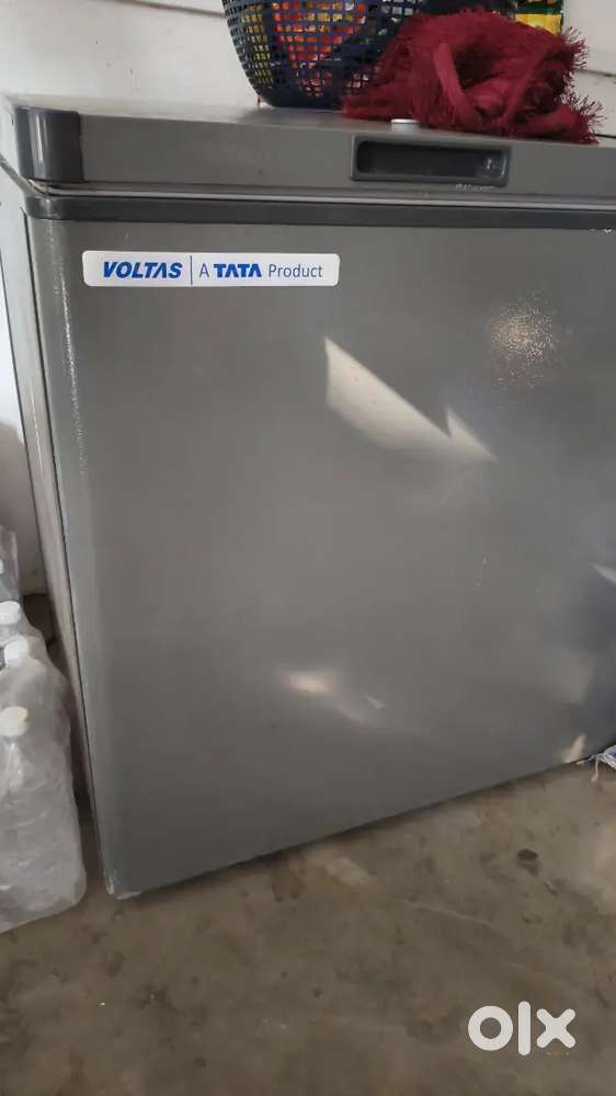 Voltas deep freezer 305 ltr