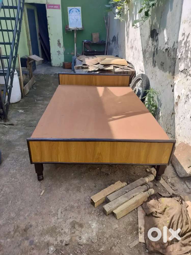 Set of 6*4 new unused without storage bed available