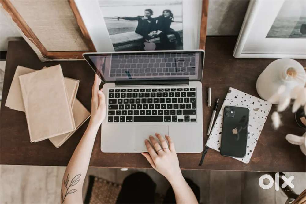Work as social media supervisor