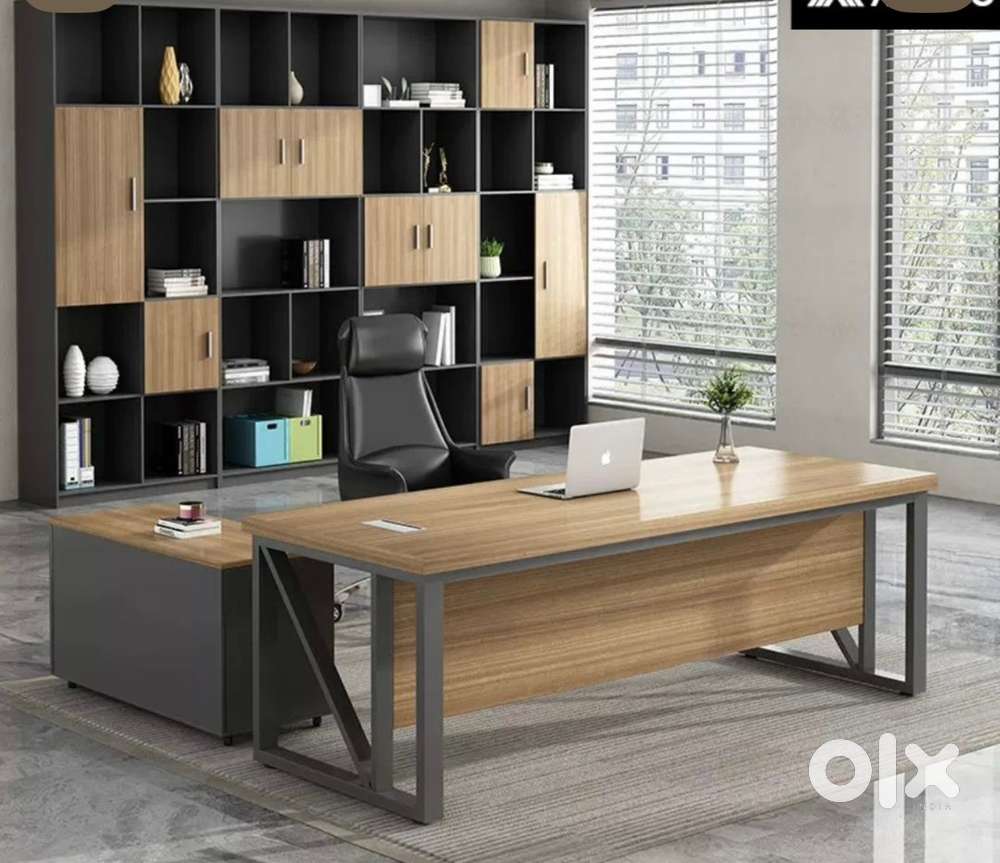 SHOWROOM INCHARGE WITH TELE CALLING