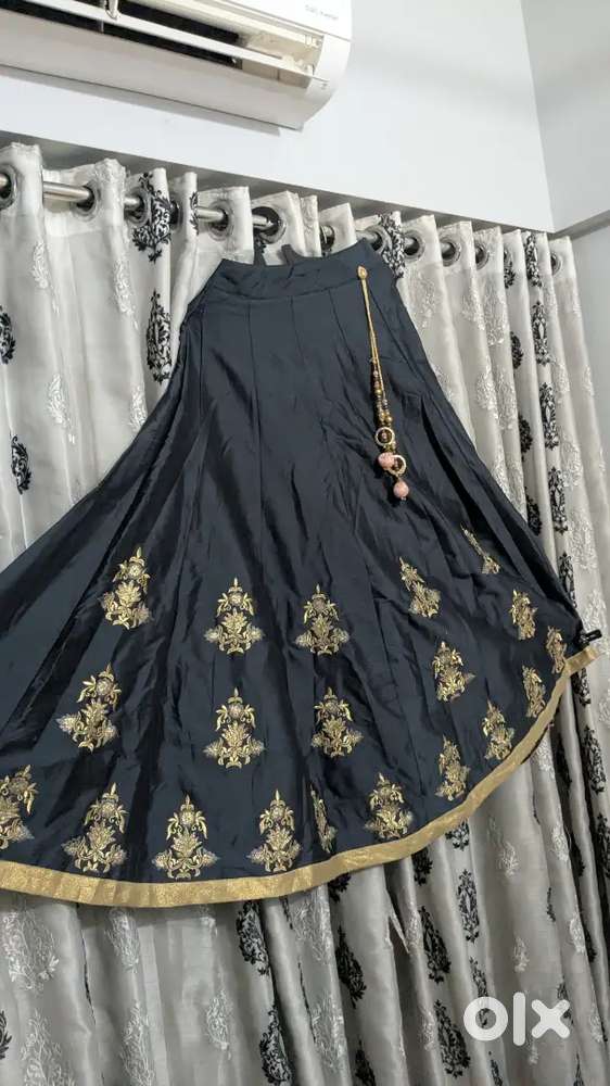 Ethnic dark grey skirt