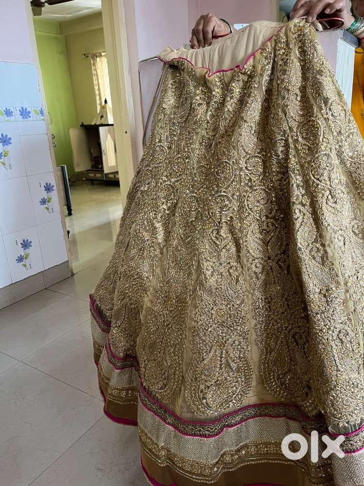 Bridal Lehenga with blouse – Heavy Embroidery, Excellent Condition