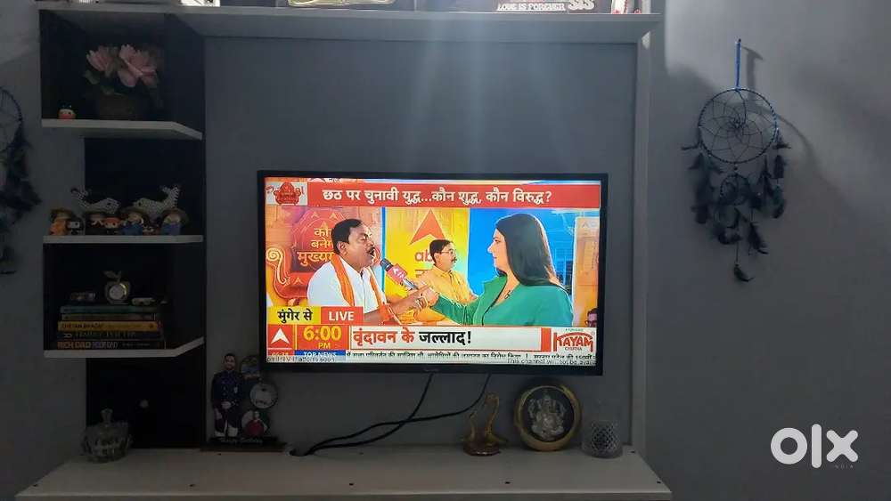 Lloyd 32 LED TV in great condition.