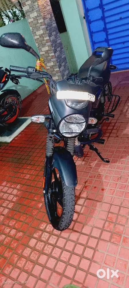 Bajaj CT110X, 10Months old bike good condition Above 60kmpl no damages
