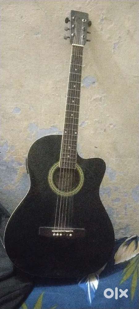 Acoustic semi guitar