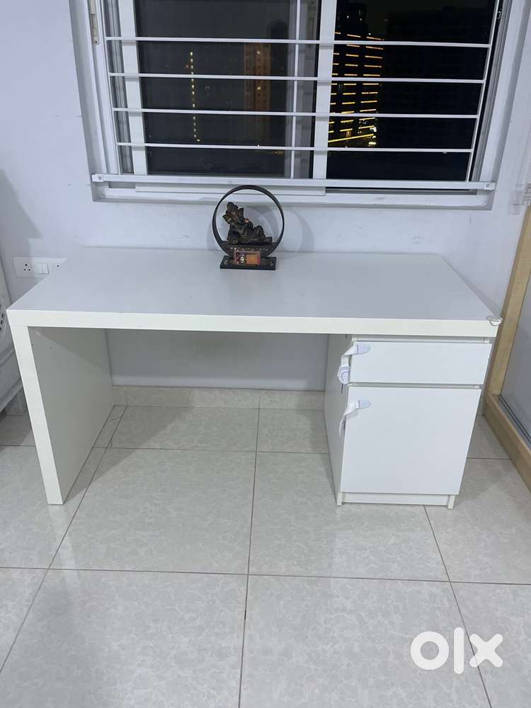 Ikea malm desk white