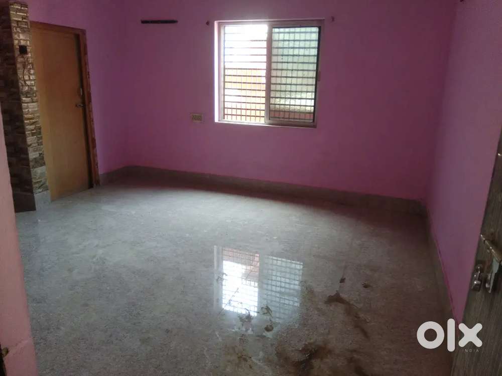 1Rk Available Near Main Road Rasulgarh