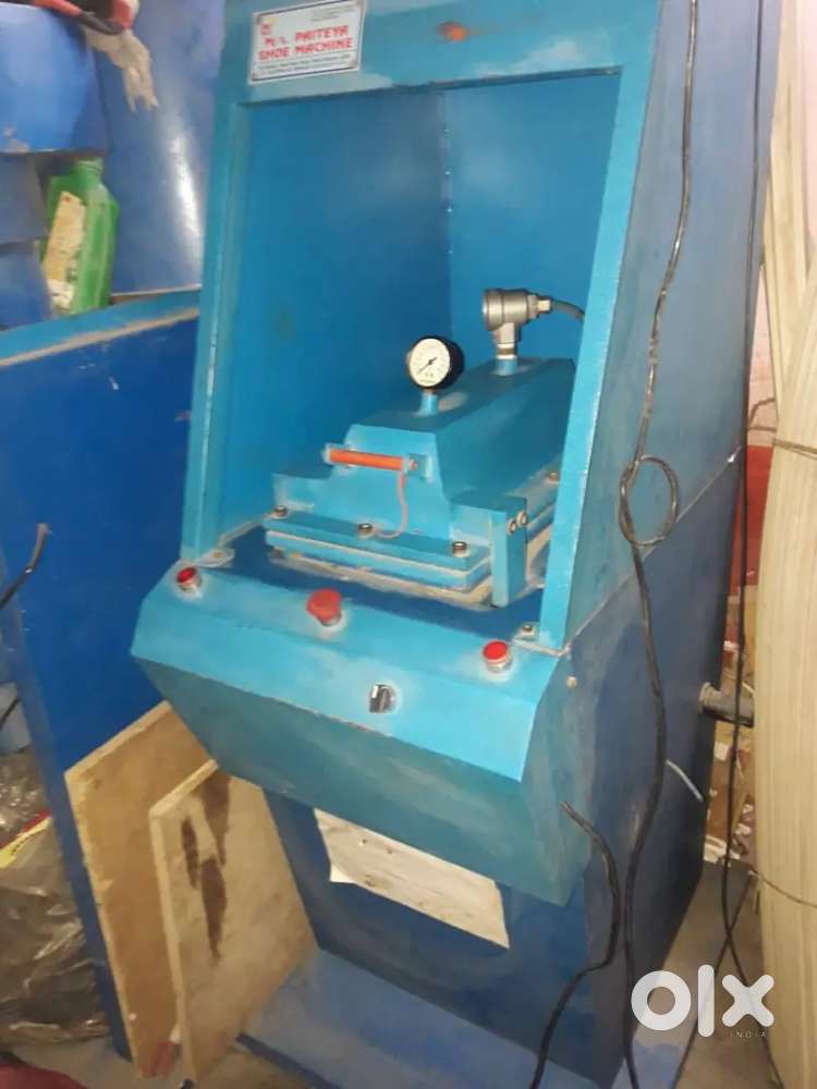 Footwear machines