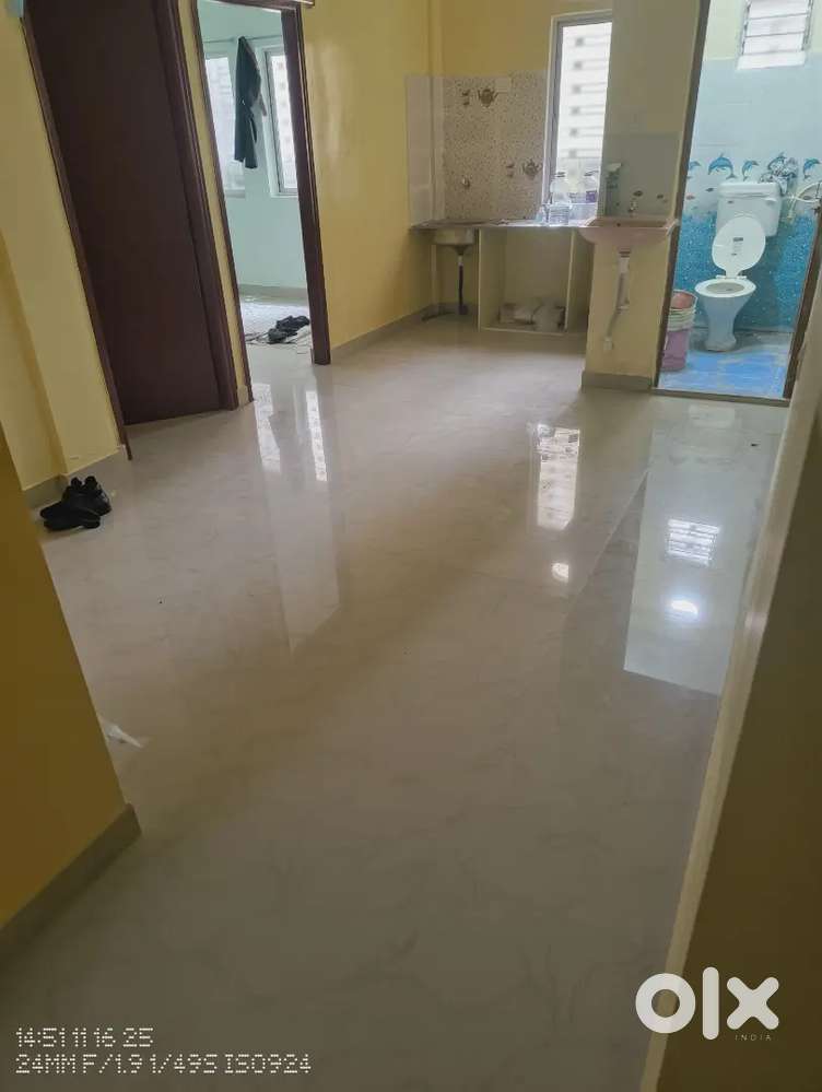 1 room in 2 bhk