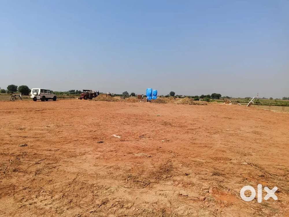 Rental On Road 4 KM From konch Bus Stand Land  for Warehouse Guest Hou