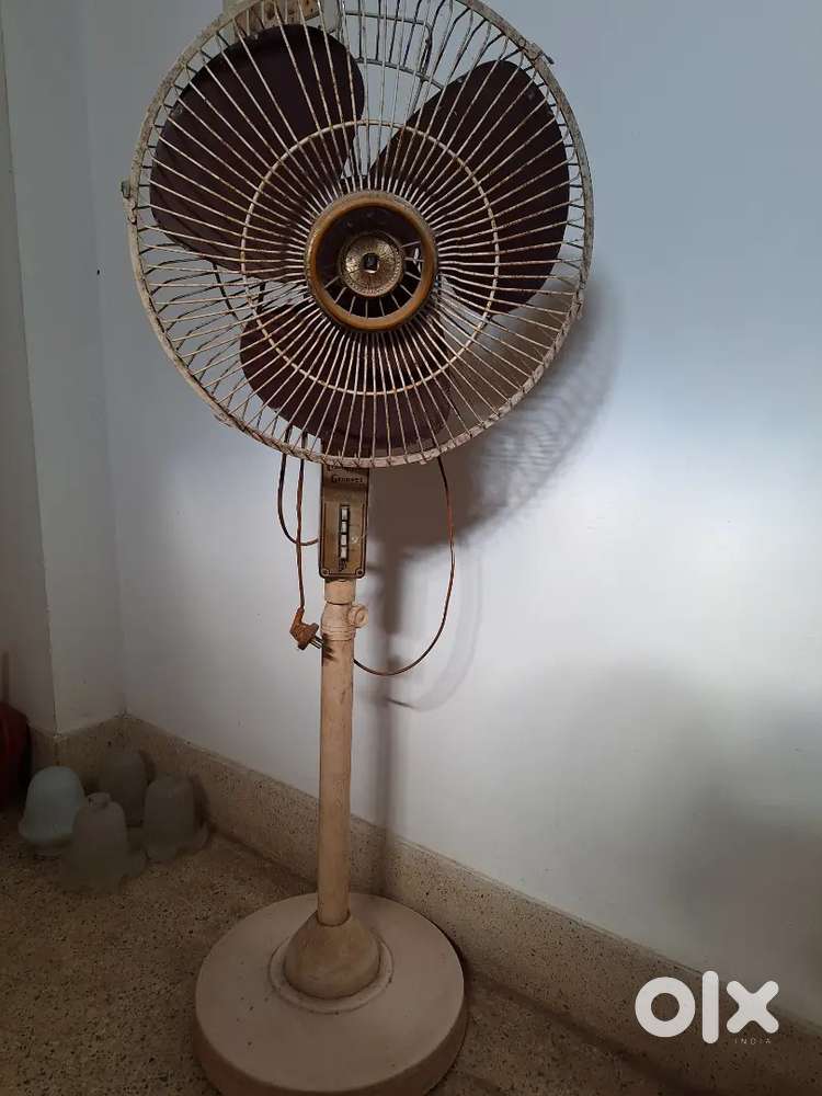 Standing fan
