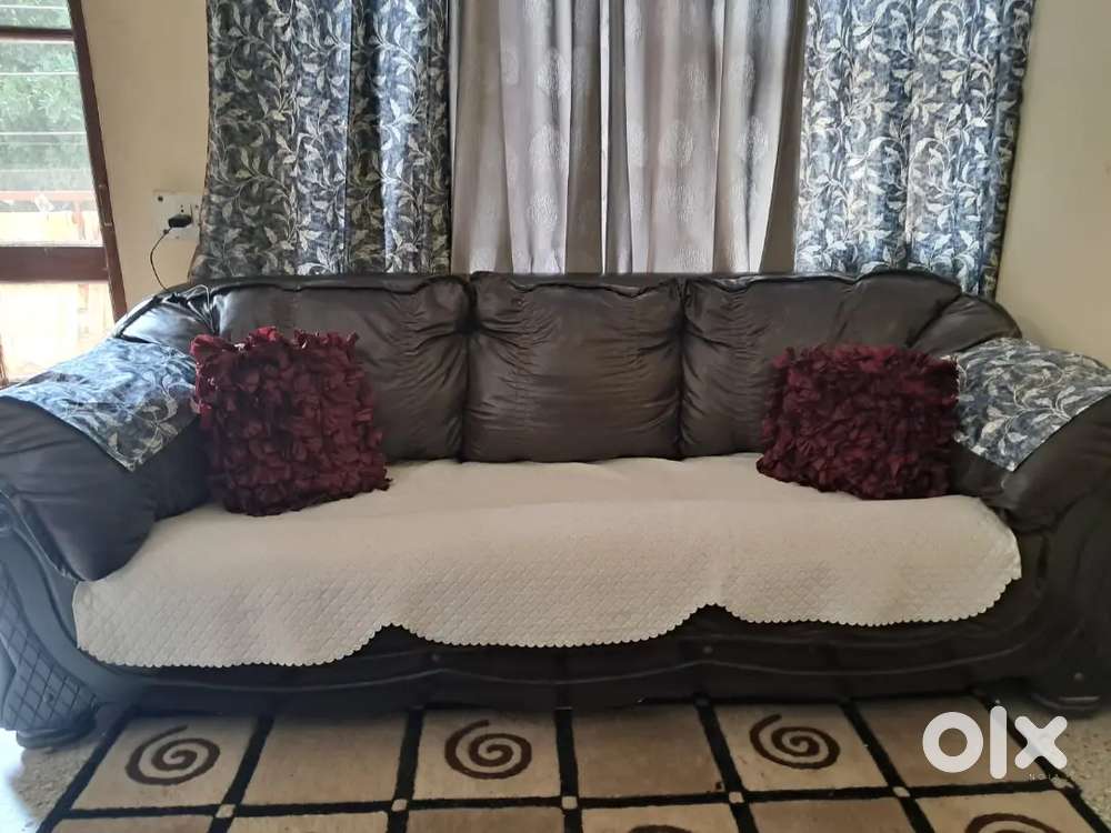 Sofa set in a good condition