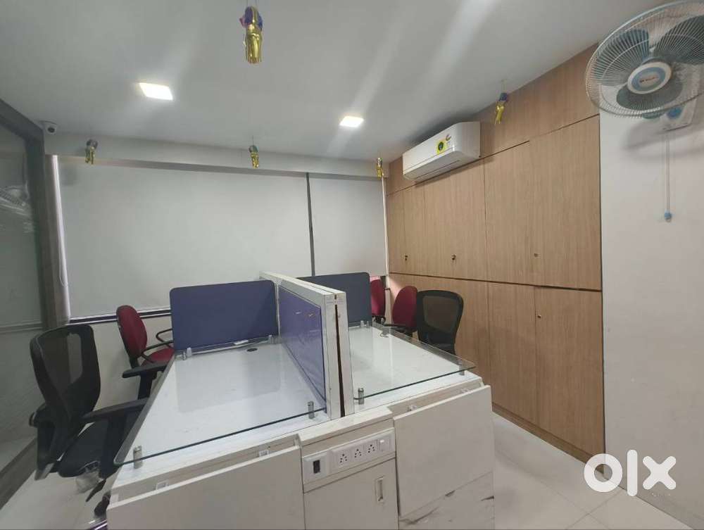 1300 Sqft Furnished Office On Rent Mangaldas Road, Bundgarden
