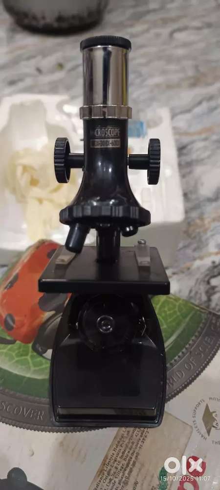 Microscope
