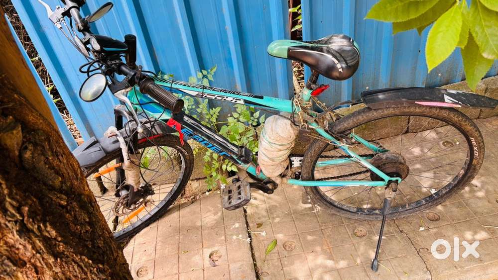 Cycle with battery