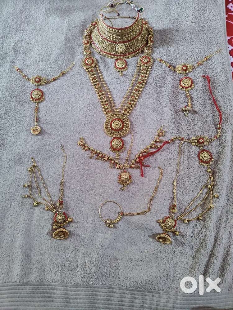 Bridal jewellery set ( branded and quality check )