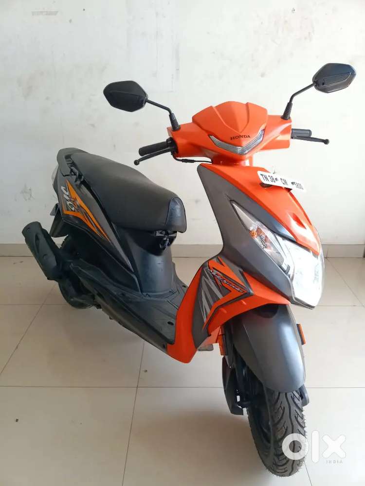 HONDA DIO 2018 ORANGE COLOUR