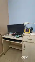 Computer table. White.