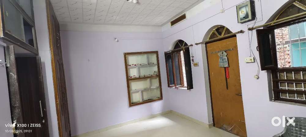 Fully furnished. Near Overbridge chhotki delha