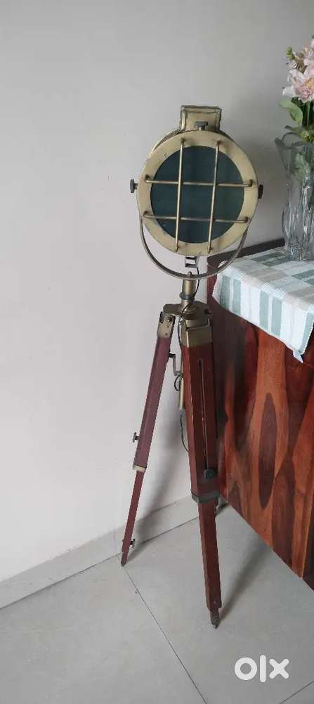 Moveable spot light