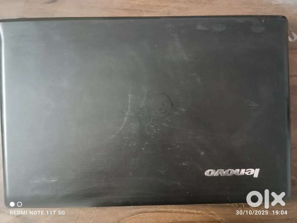 Lenovo laptop in good codition no scrach 'BUT NOT WORKING PROPERLY,'