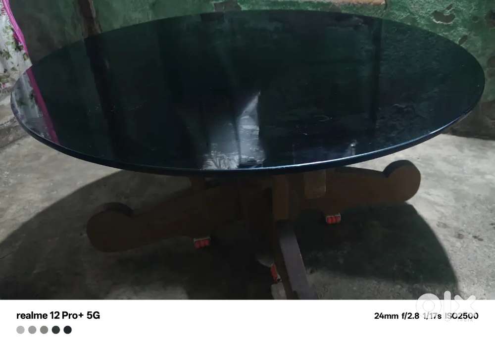 one middle Tea table
