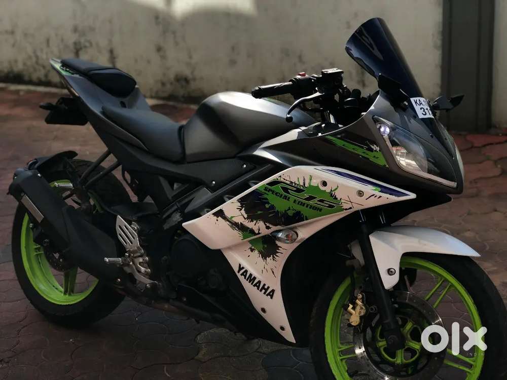 YAMAHA R15 V2 SPECIAL EDITION SPARKY GREEN